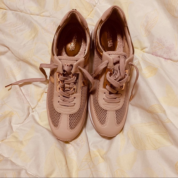 Michael Kors Sneaker New Without Box Size:7.5 - Picture 1 of 5